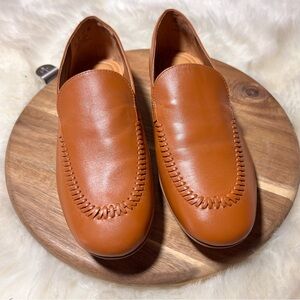 Sarto Flex by Franco Sarto Loafer with Smooth Leather & Rounded Toe Size 7.5 NWT